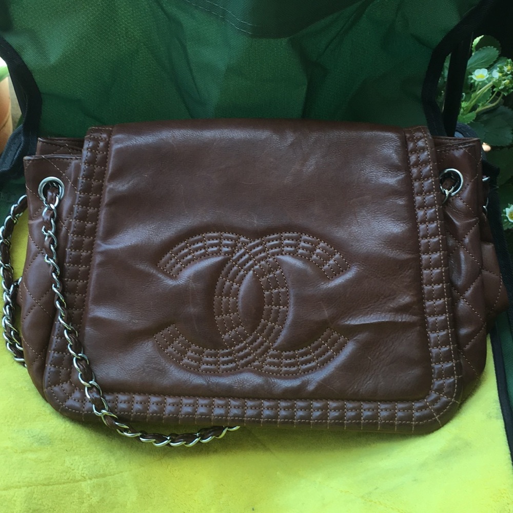 CHANEL bag